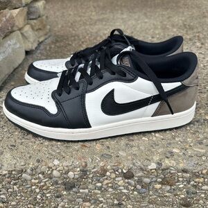 Nike Black, Olive and White Low-Top Sneakers Air Jordan